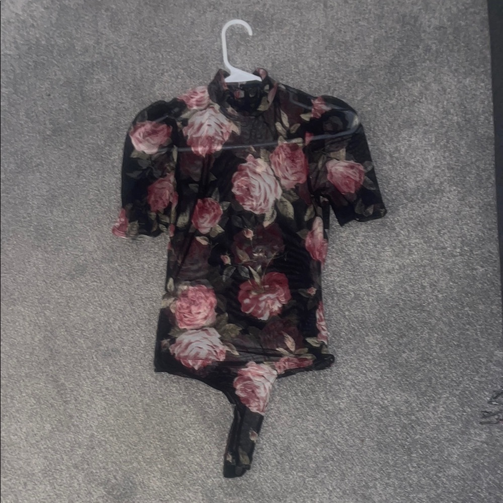 Rue21 Black and Pink Floral Puff Sleeve Bodysuit